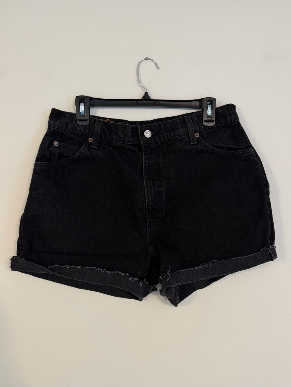 Vintage Orange Tab Levi’s 912 Slim Fit Black Shorts